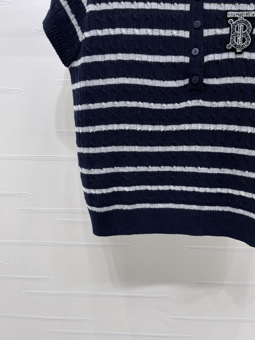 Women's short sleeves